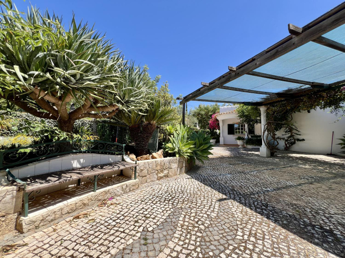 Others 3, Alvor Traditional Villa With Pool by Homing, Portimão