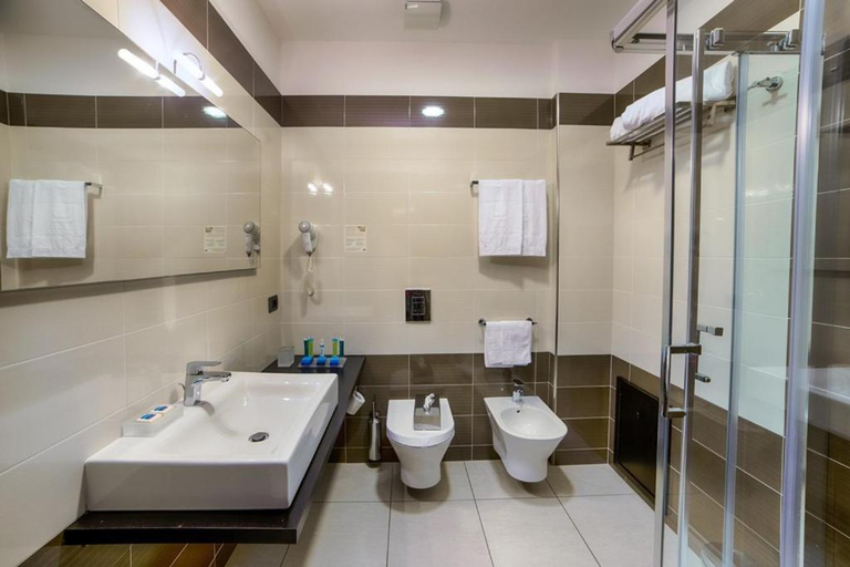 Bathroom 4, Lu' Hotel Carbonia, Carbonia-Iglesias