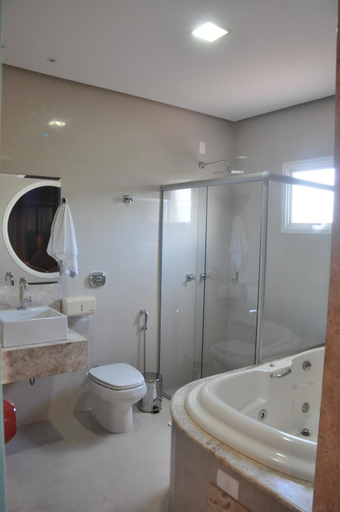 Bathroom 4, Kamur Plaza Hotel, Goianésia