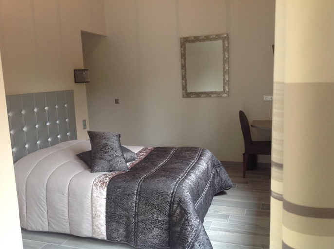 Bedroom 2, Auberge De L'Abbaye-Logis Hotel Restaurant, Manche