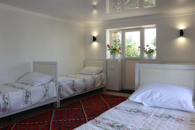 Others 2, Guest House Akbermet, Ton