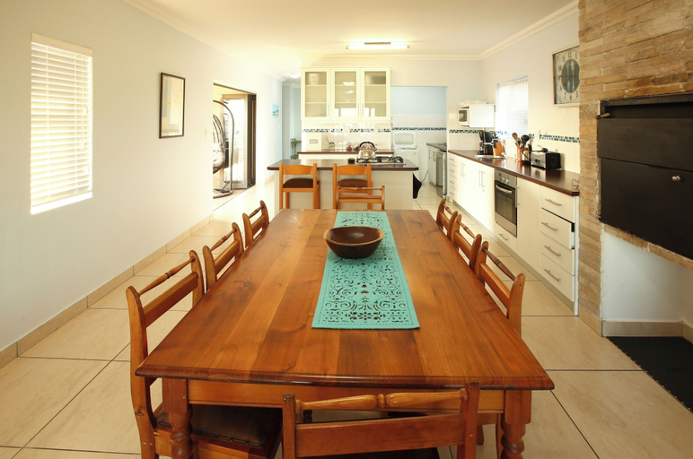 Others 4, Sa-Ais, Langebaan 6-sleeper, West Coast