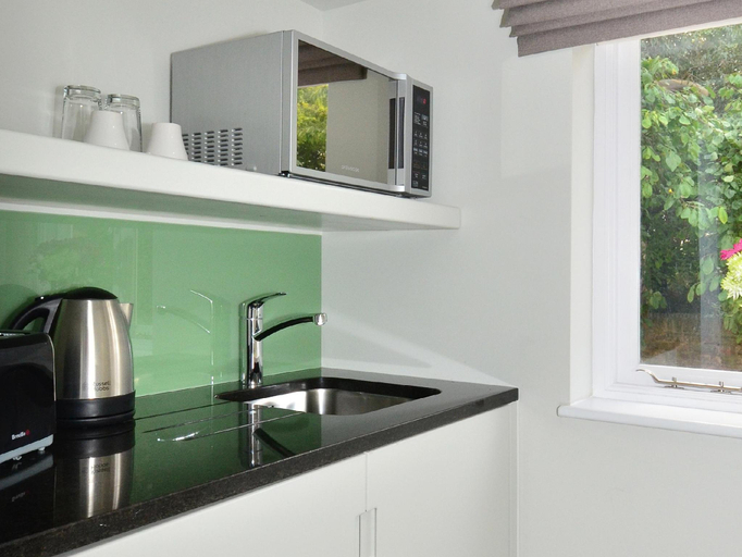 Others 5, Arch Apartment, London