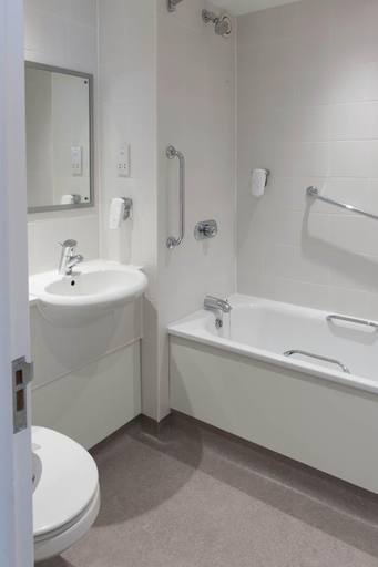 Bathroom 3, Kings Highway, Derby by Marston's Inns, Derby