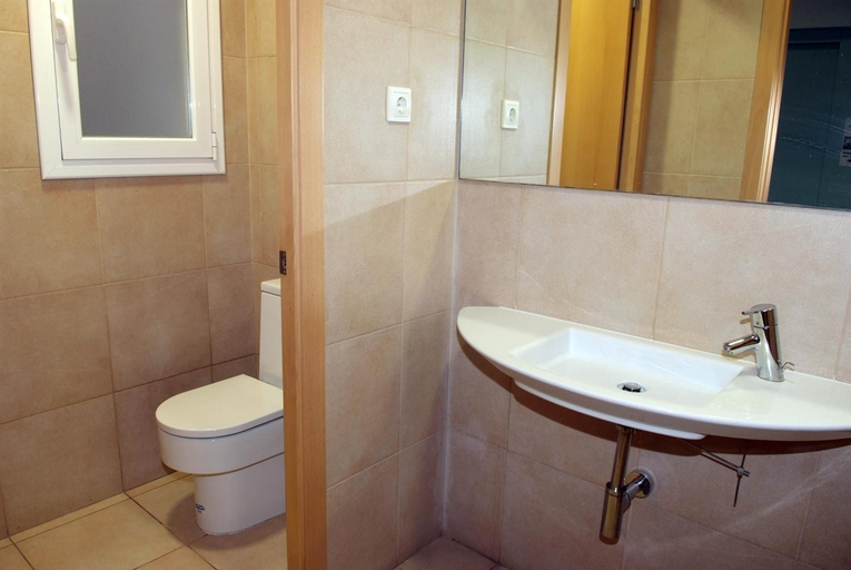 Bathroom 2, Hotel Goya, Lleida