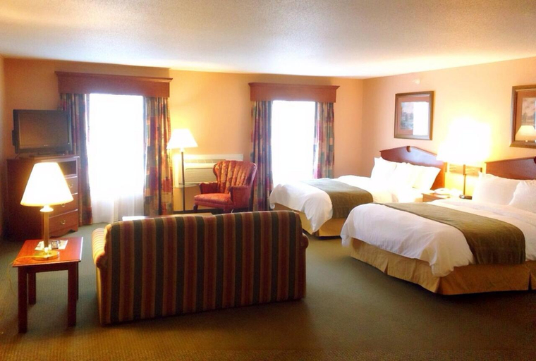 Bedroom 2, GrandStay Hotel & Suites Downtown Sheboygan, Sheboygan