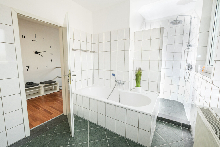 Bathroom 3, Apartment mit Wohnflair, Essen