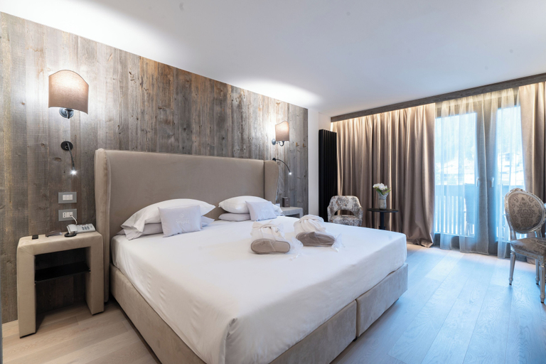 Bedroom 3, Hotel Spinale, Trento