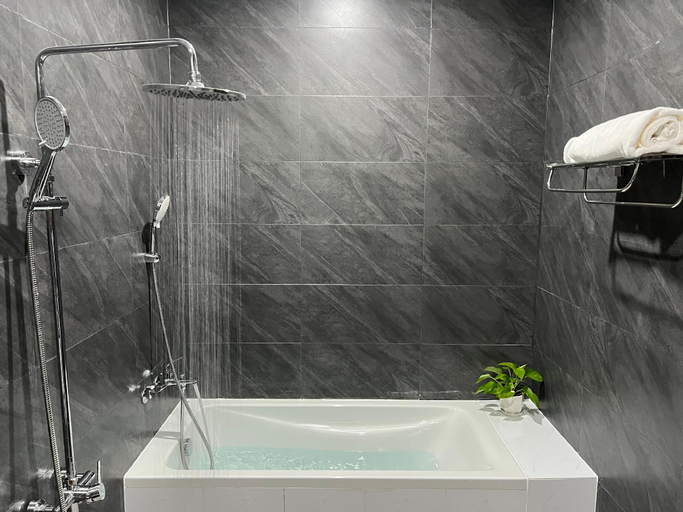 Bathroom, La Vita Hotel Binh Duong, Ho Chi Minh City
