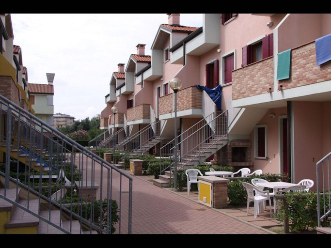 Others 4, Relax and enjoy your stay in Rosolina by the pool, Rovigo