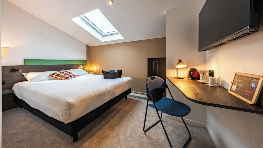 Bedroom 2, greet Hotel Massieux Lyon Nord, Ain