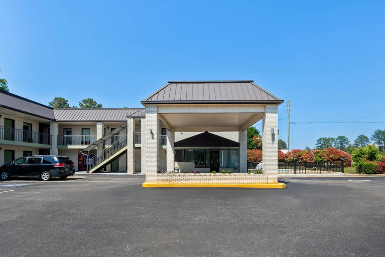 Exterior & Views 2, Quality Inn Raeford, Hoke