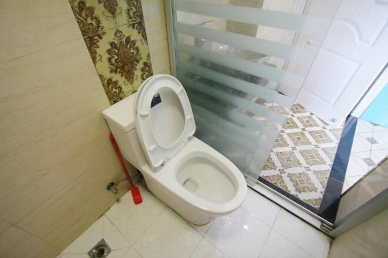 Bathroom 3, Xinhao Fashion Hotel, Shanghai