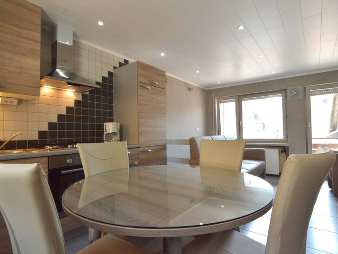 Others 5, Apartment in Zell near Mosel River Vineyards, Cochem-Zell