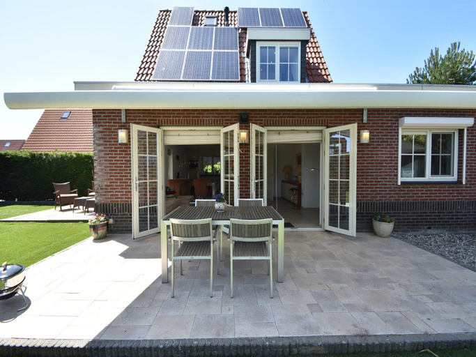 Others 3, Enticing Holiday Home in Oude with Garden, Oostflakkee