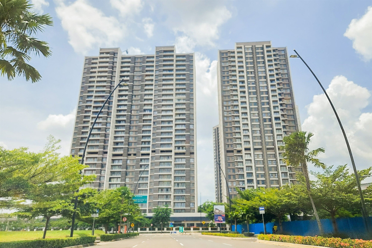 Exterior & Views 2, Spacious & Elegant 3BR Apartment at Sky House BSD, Tangerang Selatan