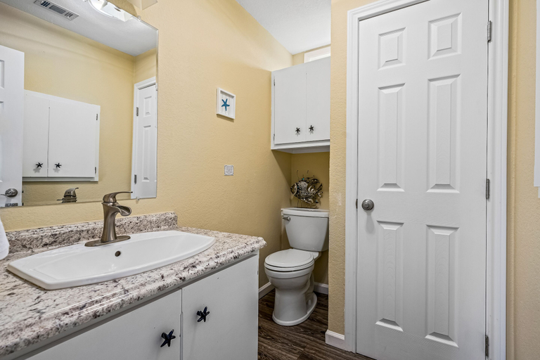 Bathroom 3, Bearfoot Bungalow by Miss Kitty’s, Aransas