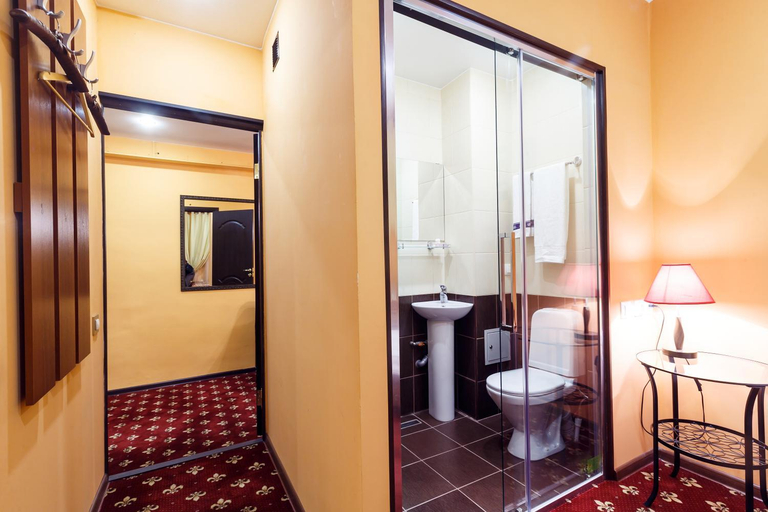 Bathroom 2, Jenavi Club Hotel, Sankt-Peterburg gorsovet