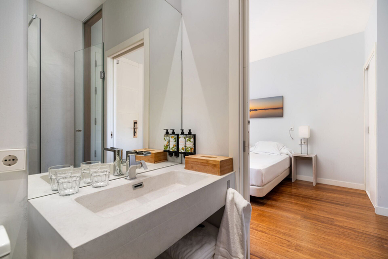Bathroom 3, Hotel Aristoy-by Grupo Tribu, Cádiz