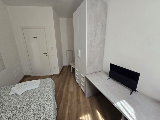 Others 3, DANITO ROOMS, Ancona