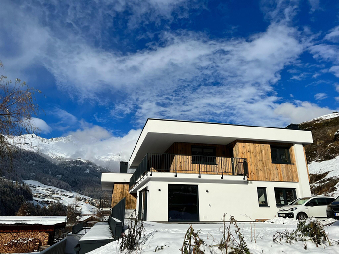 Exterior & Views 1, Apartment in Solden near Ski Lifts, Imst