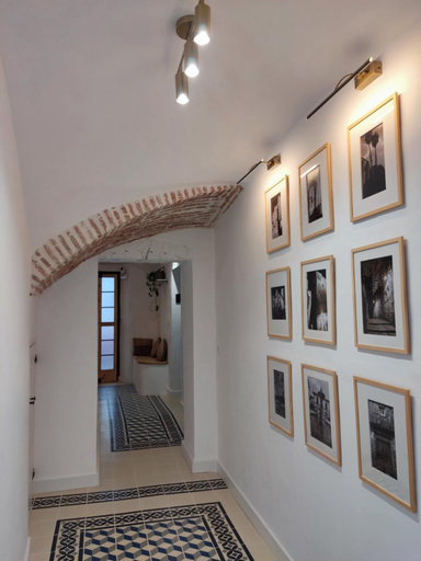 Others 5, River House, Cáceres