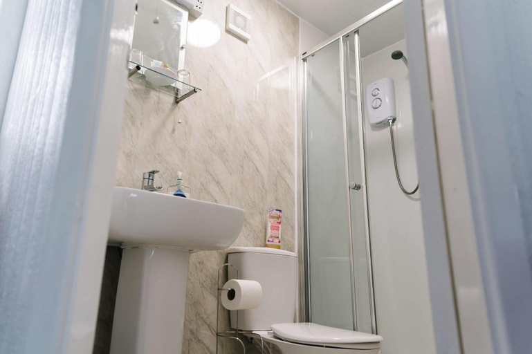 Bathroom 4, Rose and Crown, Northumberland