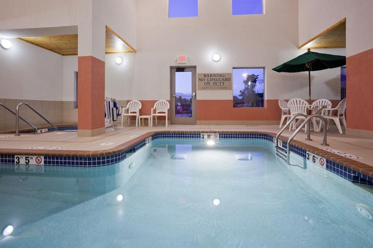 Sport & Beauty 5, GrandStay Hotel & Suites Downtown Sheboygan, Sheboygan