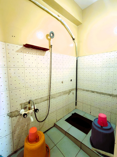 Bathroom, I-ROOMZ Surya Deluxe Lodge, Chikballapura