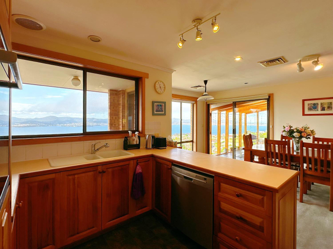 Others 5, Blue Horizon Retreat - Close to CBD&Airport, Hobart