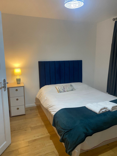 Room 5, Luxury London House With 5 Bedrooms, London