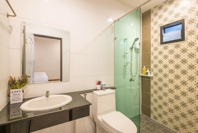Bathroom 3, Aonang sealight pool villa, Mueang Krabi