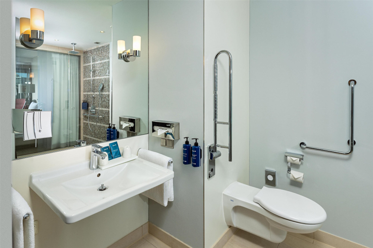 Bathroom 4, Radisson Blu Media Harbour Hotel, Düsseldorf, Düsseldorf