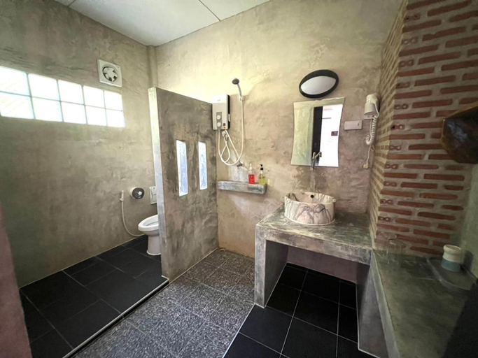 Bathroom 3, Sunshine on the rock, K. Ko Kut