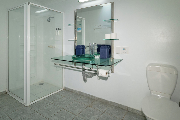 Bathroom 4, Club Raro Resort – Adults Only, Rorotonga