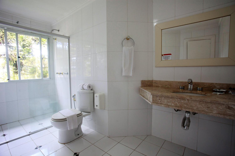 Bathroom 4, SKY VILLE HOTEL CANELA - Otima Localizacao, Canela