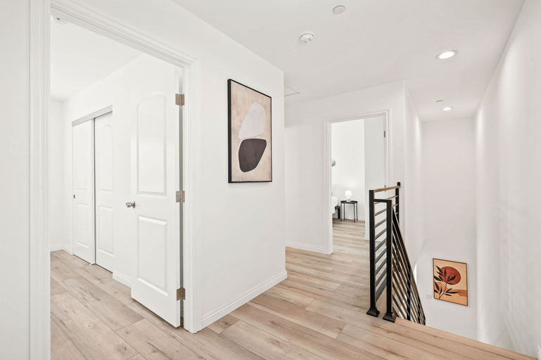 Room 5, Modern Home Near Pasadena Garage Full Kitchen, Los Angeles
