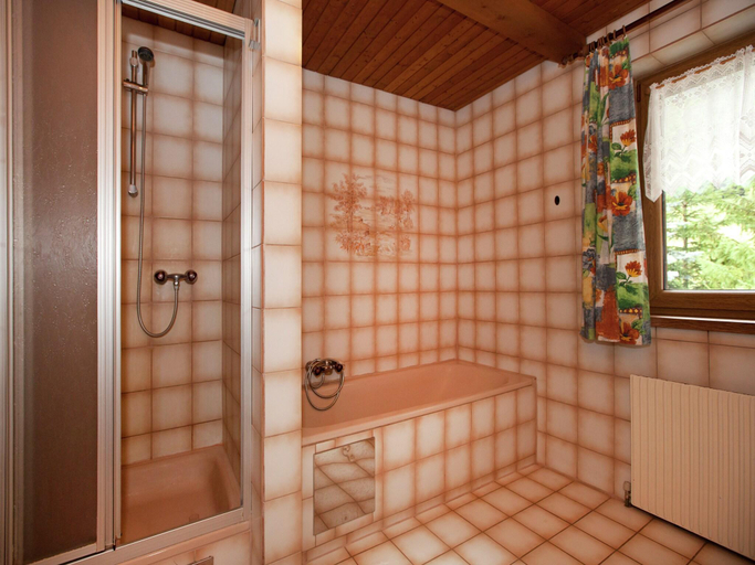 Bathroom 3, Apartment in Pettneu near St. Anton Ski Slopes, Landeck