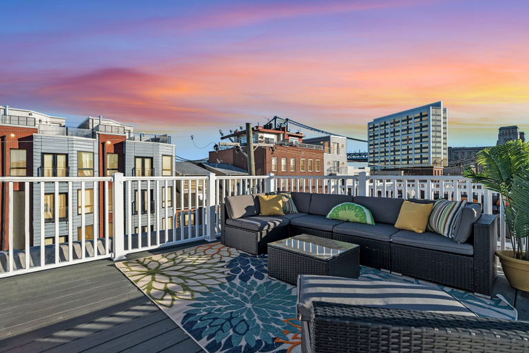 Others 5, Prime City Condo Parking + Skyline Views, Philadelphia