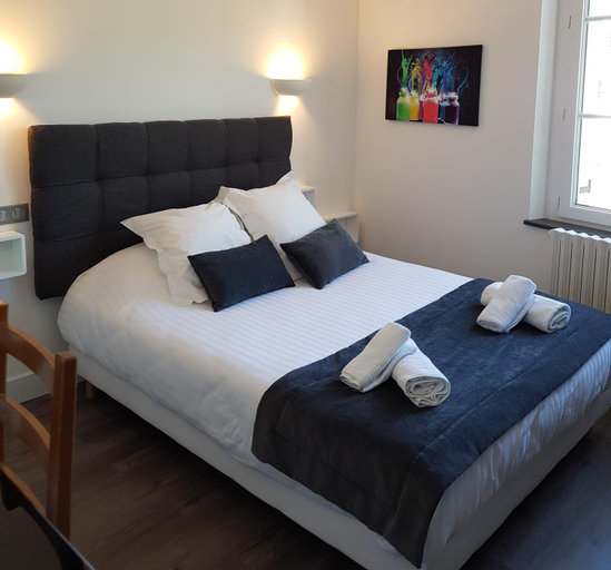Bedroom 3, Au Sauvage, Loiret