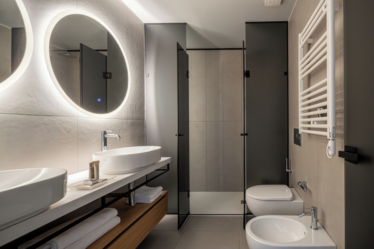 Bathroom 5, Hotel Du Lac et Bellevue, Verona