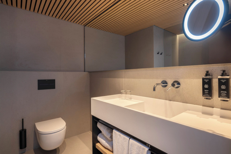 Bathroom 5, HM Jaime III Hotel, Baleares