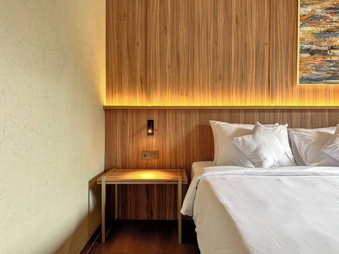 bedroom 13