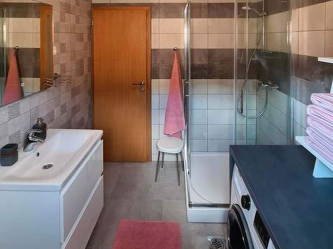 Bathroom 4, Stunning apartment in Zadarska županija w/ , Starigrad
