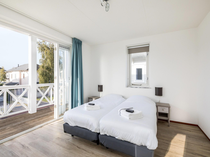 Others 3, Villa in Hellevoetsluis near North Sea Beach, Hellevoetsluis