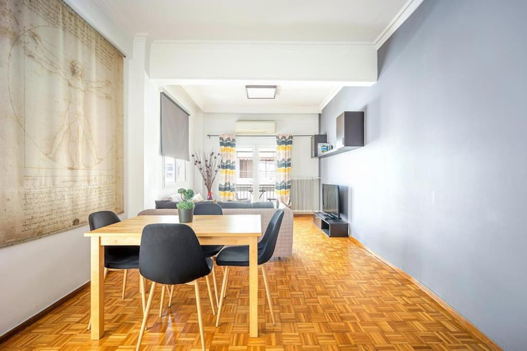 Others 5, Apartment In The Middle Of Everything, Attica