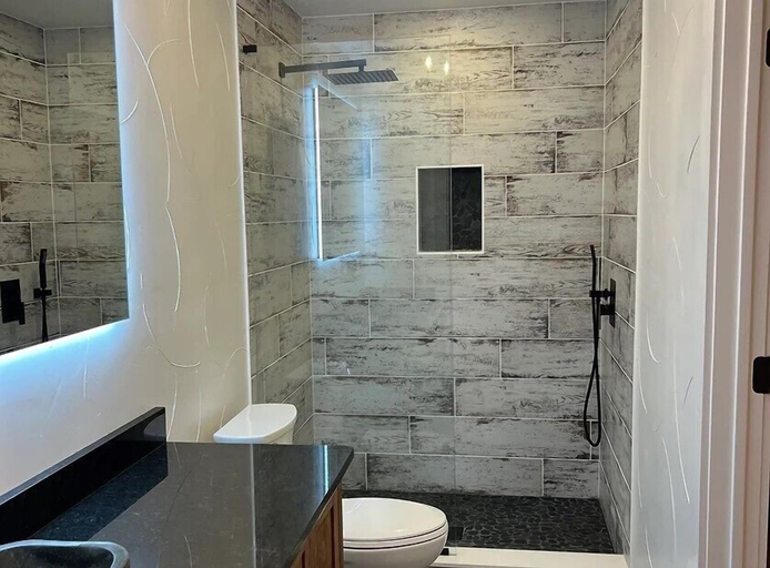 Bathroom 5, Bell Mare Hotel, Stephens