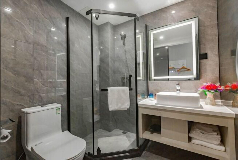 Bathroom 3, GYA Hotel (Shanghai Railway Station), Shanghai