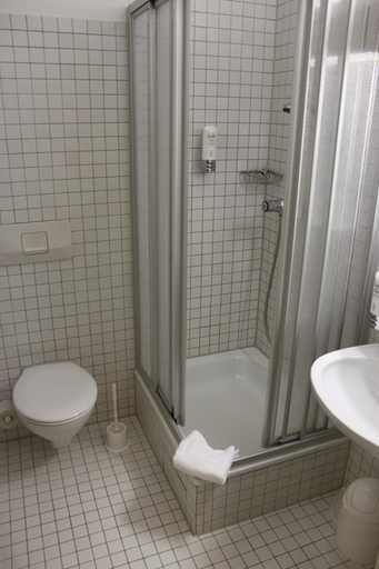 Bathroom 3, Schwarzwald Parkhotel, Schwarzwald-Baar-Kreis