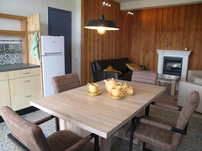 Others 5, Apartment in Cuzy with Heated Pool, Saône-et-Loire